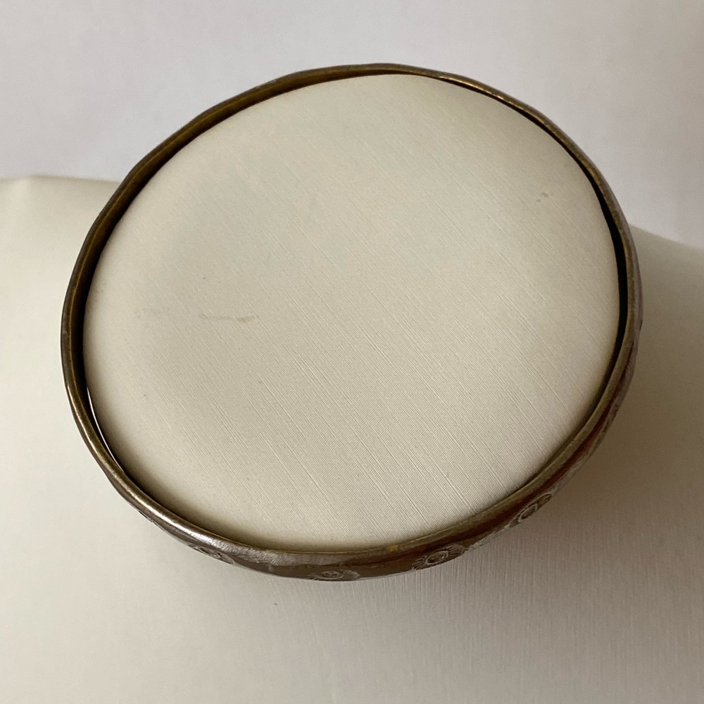 SOLD Vintage Taxco Mexico 925 silver bangle with etched sun - Picture 6 of 7